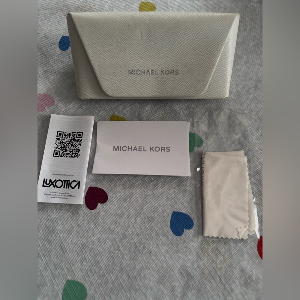 Michael Kors Hard Shell Glasses Case - Picture 1 of 3